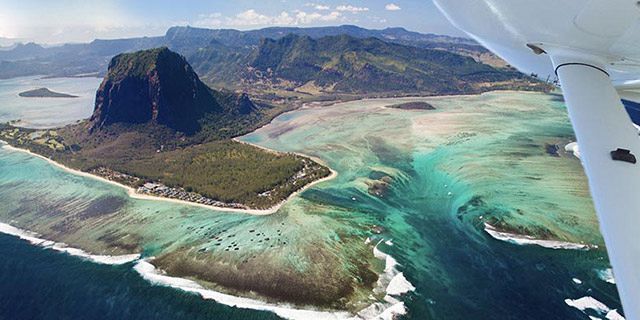 Exclusive seaplane tour of the underwater waterfall southwest (1)